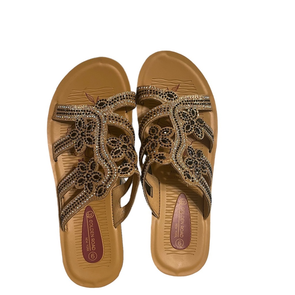 Women slippers very comfortable.